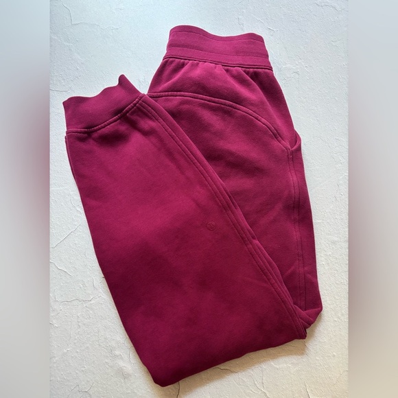 Lululemon Scuba Relaxed HR Jogger - Picture 2 of 2